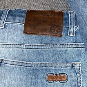 One x 1 Teaspoon Desperado Distressed Jeans size 32x34